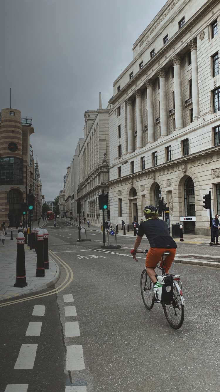 Essential cycle commuting tips - Bikmo UK